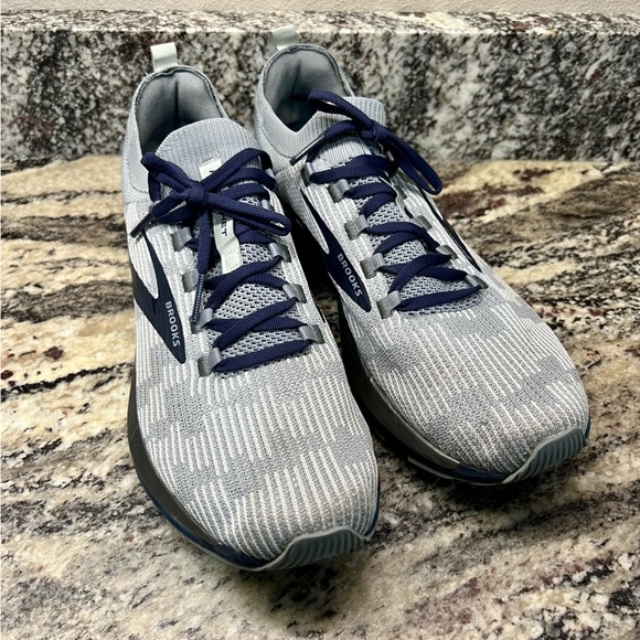 🏃🏻♂️Men’s Brooks Ricochet 2 road running shoe, size 12 - Picture 2 of 9